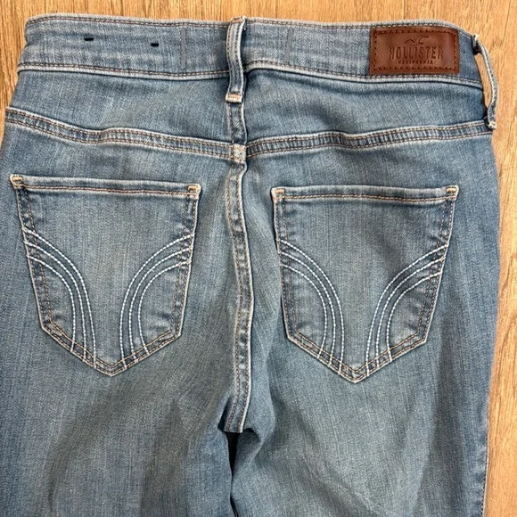 Hollister Blue Skinny Distressed Jeans with Tapered Legs Size 25x27 - Picture 5 of 5